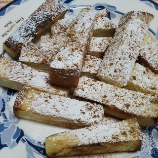 食パンのバター焼きパウダーシュガーとシナモンがけ☆